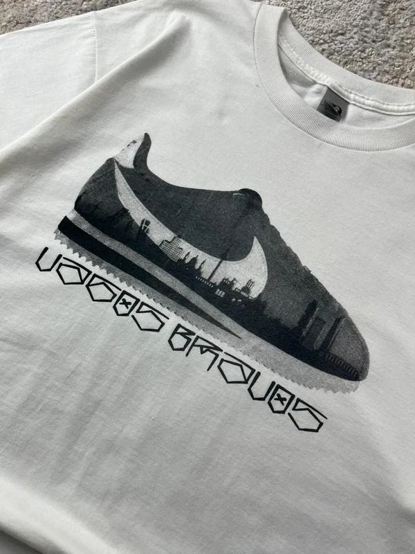 T-shirt graphique vintage Gildan Nike Cortez Urban Grooves taille L – photo 4